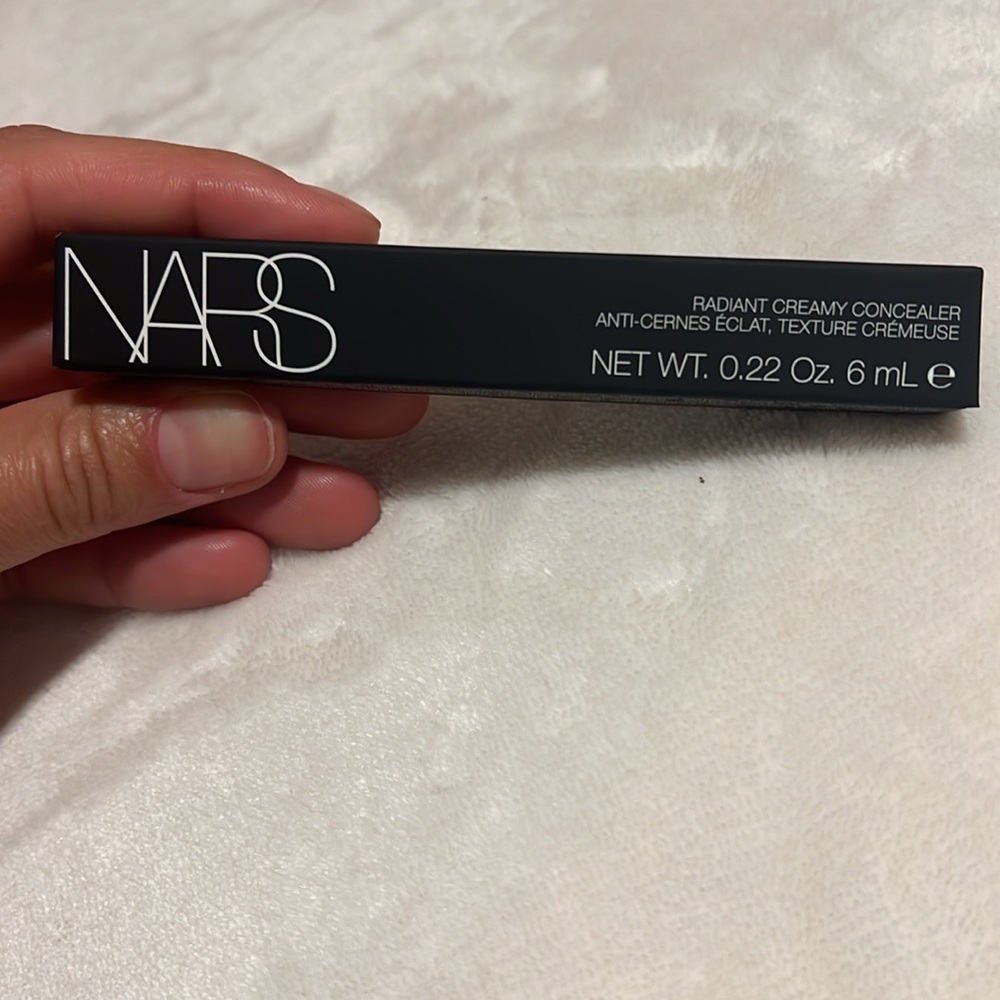 NARS Radiant Creamy Concealer- Chantilly - Picture 9 of 10